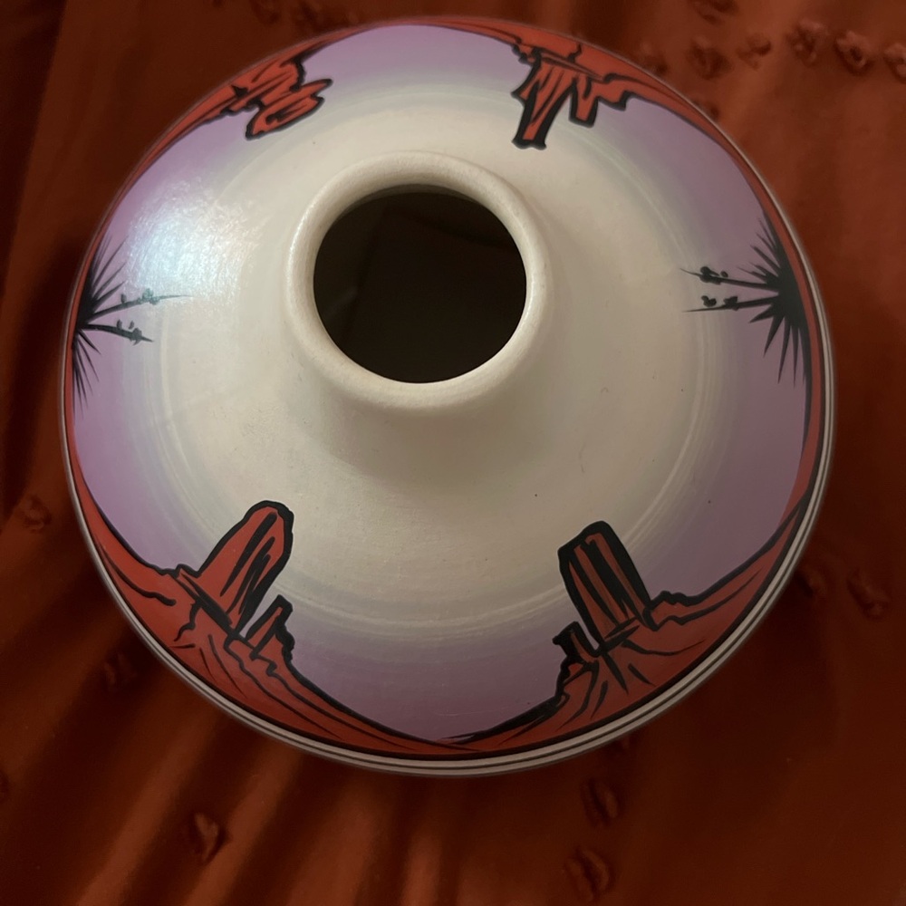Native American Pottery Inc. – Hand Painted by Native American Artists Vase - Picture 3 of 6